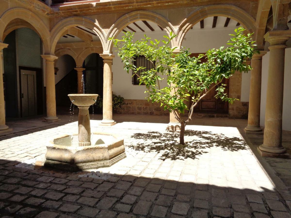 Luz Del Renacimiento Ubeda Apartment ภายนอก รูปภาพ